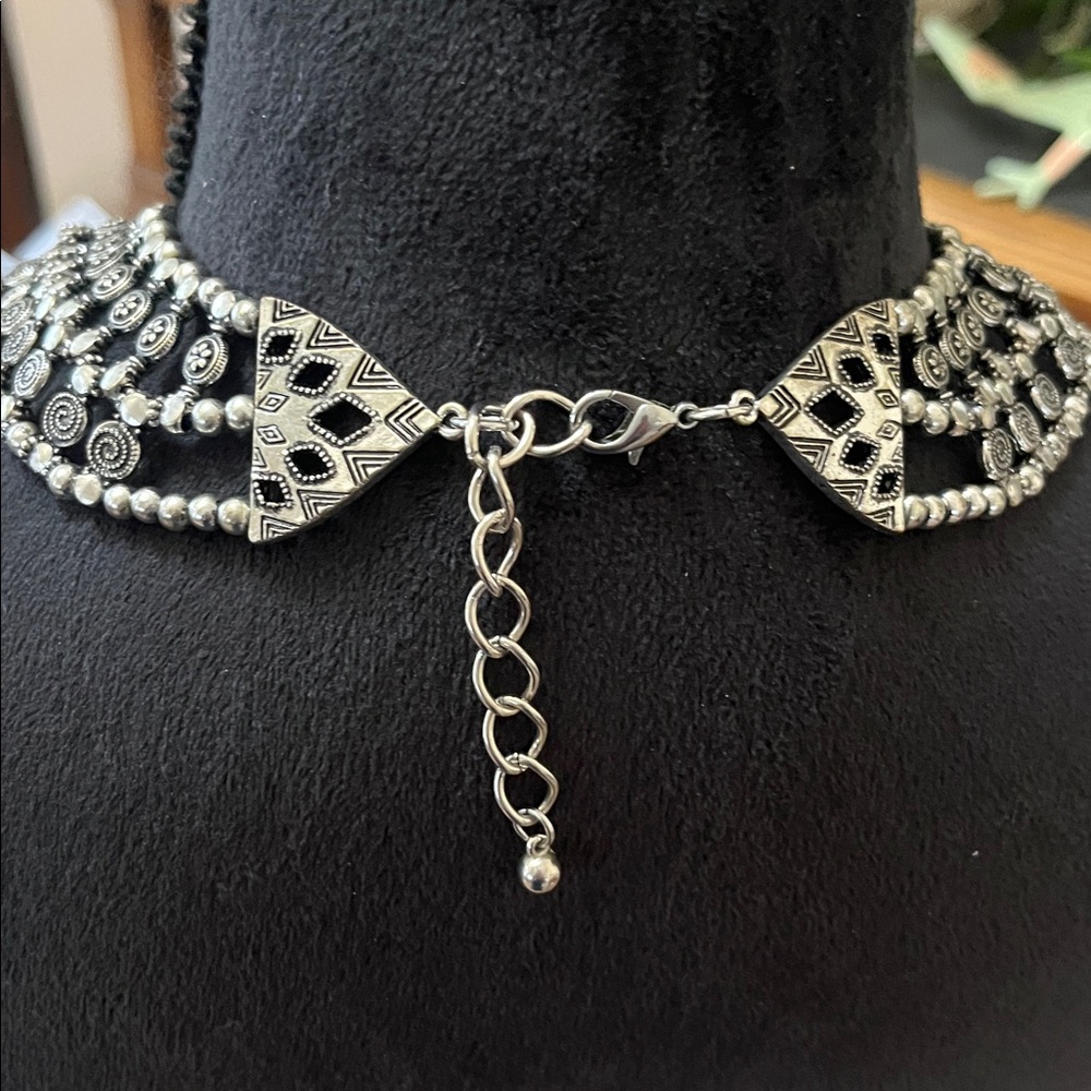 Oversized Silvertone Statement Rhinestone Bib Nec… - image 2